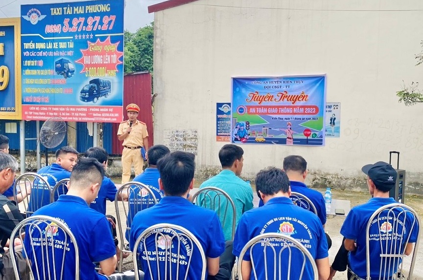 Đội CSGT-TT Công an huyện Kiến Thụy: Tuyên truyền an toàn giao thông năm 2023